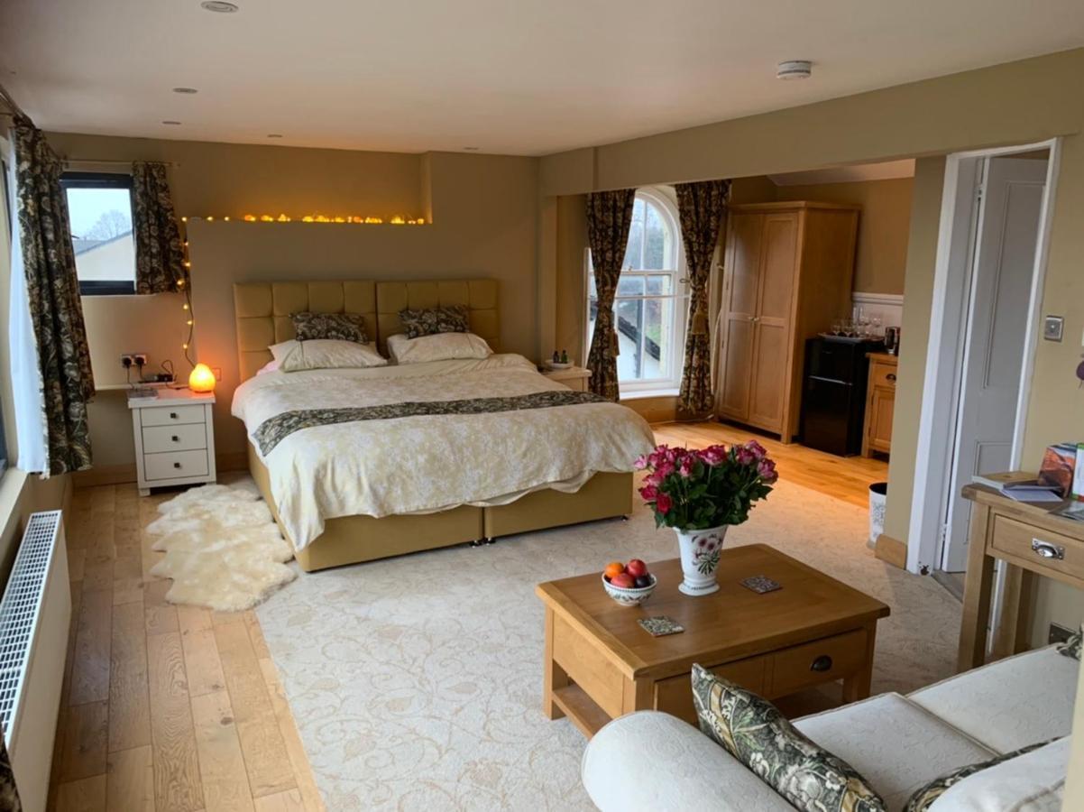 The Penthouse Bowness Luxury Loft Jacuzzi Bath & Complimentary Lakeview Spa Membership Exterior photo