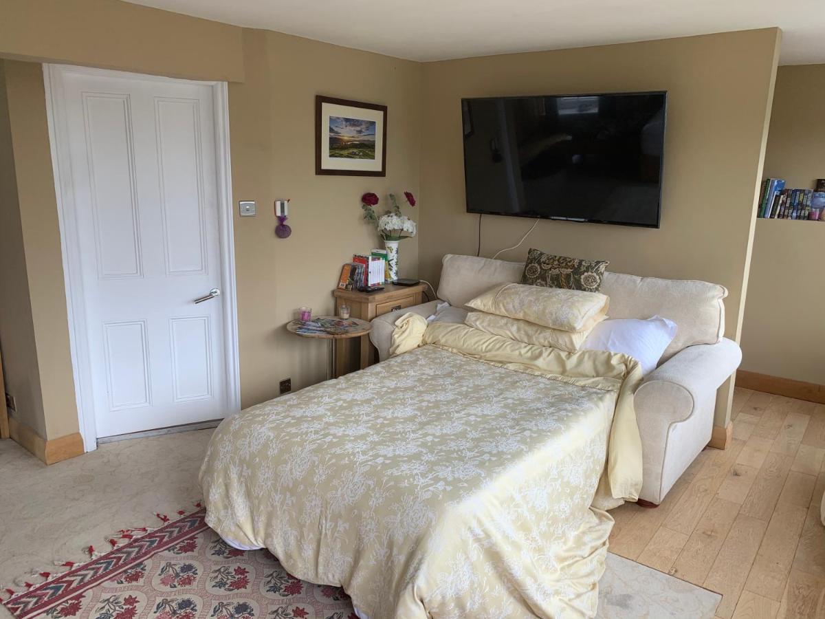 The Penthouse Bowness Luxury Loft Jacuzzi Bath & Complimentary Lakeview Spa Membership Exterior photo